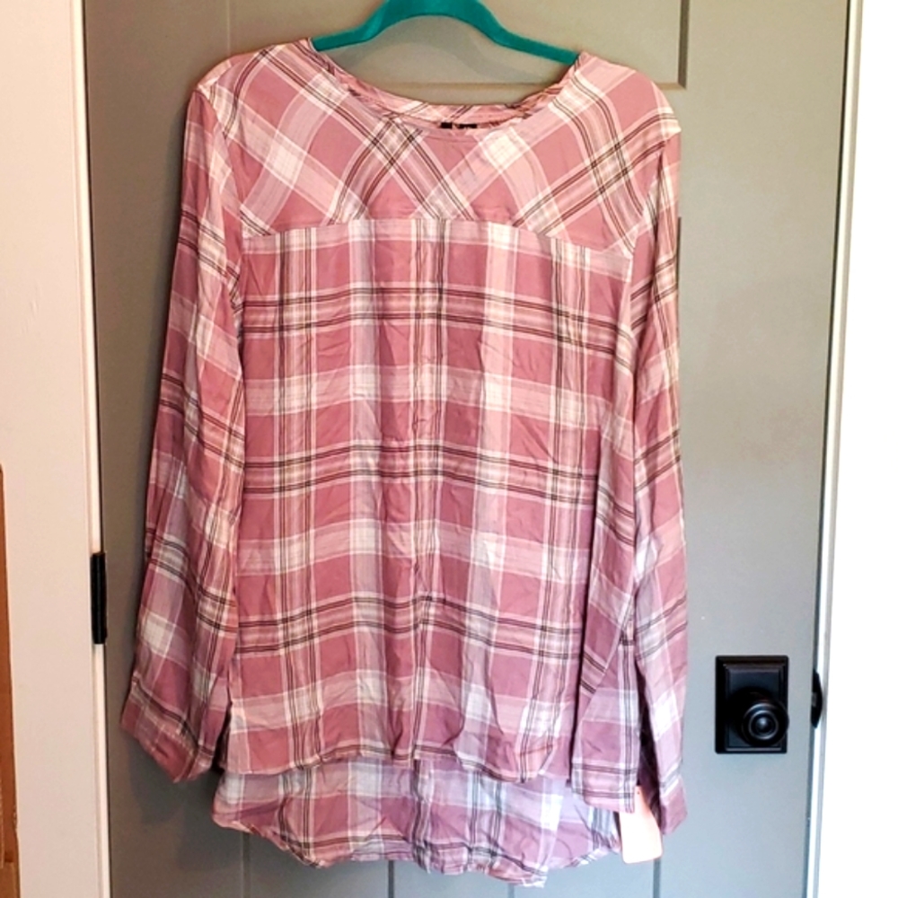 NEW Beautiful plaid design XXL blouse without tags